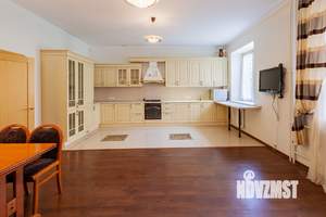 Коттедж 323м², 3-этажный, участок 2 сот.