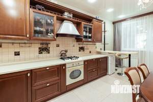 Таунхаус 260м², 3-этажный, участок 1 сот.