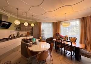 Дом 574м², 4-этажный, участок 7 сот.