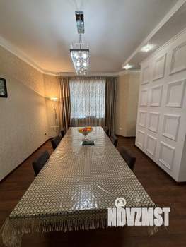 Коттедж 250м², 2-этажный, участок 10 сот.