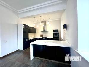 Дом 213м², 2-этажный, участок 5 сот.