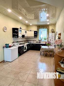 Дом 216м², 2-этажный, участок 5 сот.