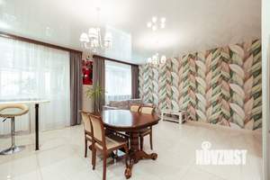 Таунхаус 260м², 3-этажный, участок 1 сот.