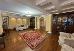 Дом 413м², 3-этажный, участок 5 сот.