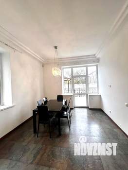 Дом 213м², 2-этажный, участок 5 сот.