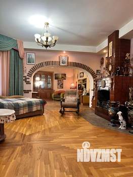 Коттедж 320м², 3-этажный, участок 8 сот.