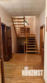 Дом 309м², 3-этажный, участок 13 сот.