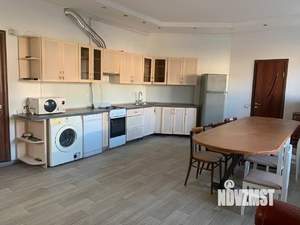 Коттедж 150м², 3-этажный, на длительный срок, 