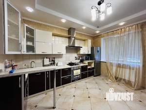 Таунхаус 250м², 2-этажный, на длительный срок, 