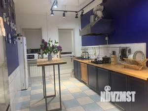 Коттедж 450м&sup2;, 4-этажный, на длительный срок, 