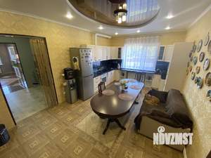 Коттедж 232м&sup2;, 2-этажный, участок 10 сот.  