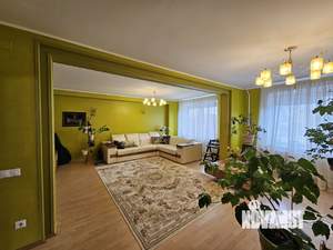 Коттедж 330м&sup2;, 3-этажный, участок 10 сот.  