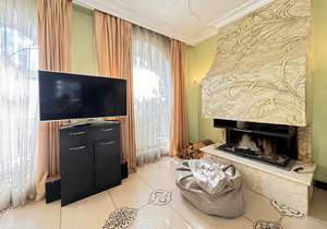 Дом 574м², 4-этажный, участок 7 сот.  