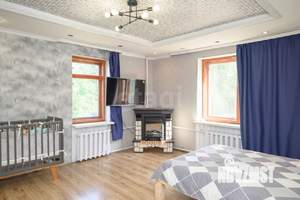 Дом 242м&sup2;, 2-этажный, участок 4 сот.  