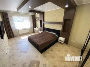 Коттедж 232м&sup2;, 2-этажный, участок 10 сот.  