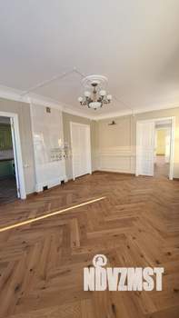 Коттедж 260м&sup2;, 2-этажный, участок 8 сот.  