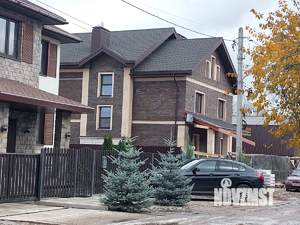 Коттедж 280м&sup2;, 3-этажный, участок 7 сот.  