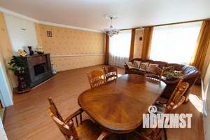 Дом 273м&sup2;, 2-этажный, участок 9 сот.  