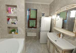 Дом 146м&sup2;, 2-этажный, участок 4 сот.  