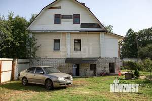 Дом 242м&sup2;, 2-этажный, участок 4 сот.  