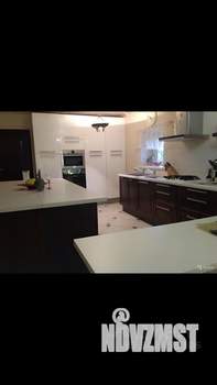 Коттедж 500м&sup2;, 3-этажный, участок 12 сот.  