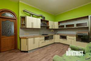 Коттедж 500м&sup2;, 2-этажный, участок 8 сот.  