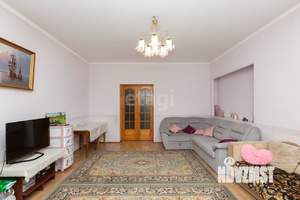 Дом 350м&sup2;, 3-этажный, участок 7 сот.  