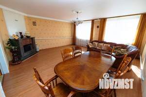 Дом 273м&sup2;, 2-этажный, участок 9 сот.  