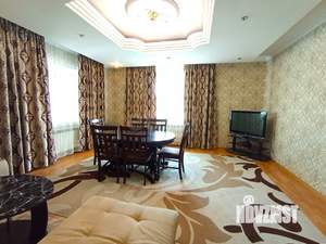 Дом 740м&sup2;, 3-этажный, участок 8 сот.  