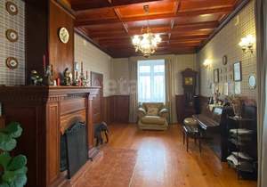 Дом 301м&sup2;, 3-этажный, участок 8 сот.  