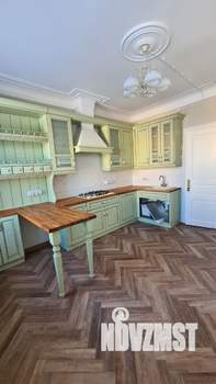 Коттедж 260м&sup2;, 2-этажный, участок 8 сот.  