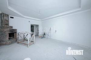 Дом 320м&sup2;, 2-этажный, участок 7 сот.  