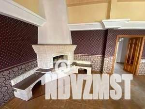 Дом 355м&sup2;, 3-этажный, участок 1094 сот.  