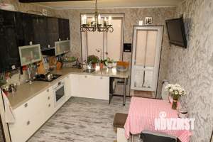 Таунхаус 150м², 3-этажный, участок 5 сот.  