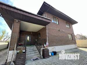 Коттедж 294м&sup2;, 2-этажный, участок 9 сот.  