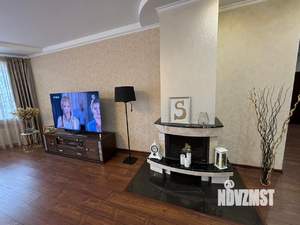 Коттедж 250м², 2-этажный, участок 10 сот.  