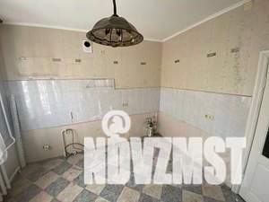 Дом 355м&sup2;, 3-этажный, участок 1094 сот.  