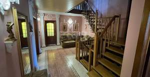 Дом 370м&sup2;, 3-этажный, участок 27 сот.  