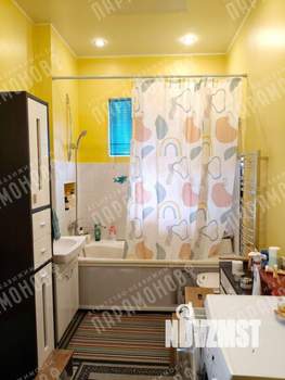 Дом 200м&sup2;, 2-этажный, участок 15 сот.  