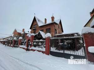 Дом 301м&sup2;, 3-этажный, участок 8 сот.  