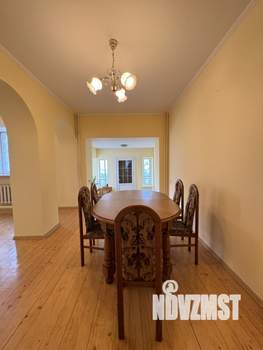 Таунхаус 380м&sup2;, 3-этажный, участок 6 сот.  