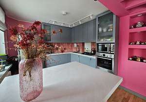 Дом 330м&sup2;, 3-этажный, участок 10 сот.  