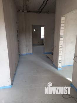 Дом 208м&sup2;, 3-этажный, участок 5 сот.  