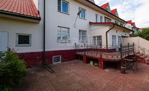 Дом 270м², 2-этажный, участок 6 сот.  