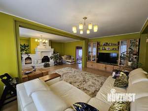 Коттедж 330м&sup2;, 3-этажный, участок 10 сот.  