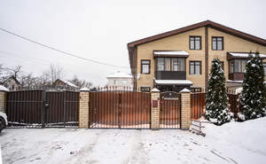 Дом 187м&sup2;, 2-этажный, участок 3 сот.  