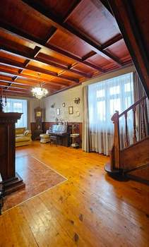 Дом 301м&sup2;, 3-этажный, участок 8 сот.  