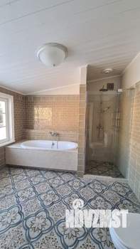 Коттедж 260м&sup2;, 2-этажный, участок 8 сот.  