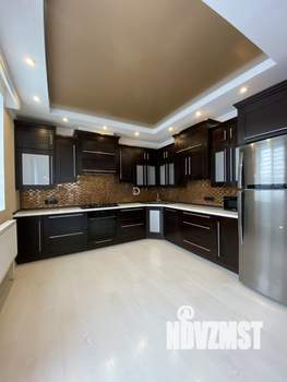 Таунхаус 140м&sup2;, 3-этажный, участок 2 сот.  