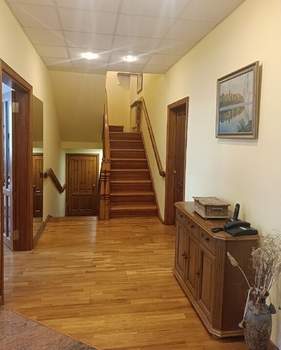 Дом 407м&sup2;, 2-этажный, участок 9 сот.  